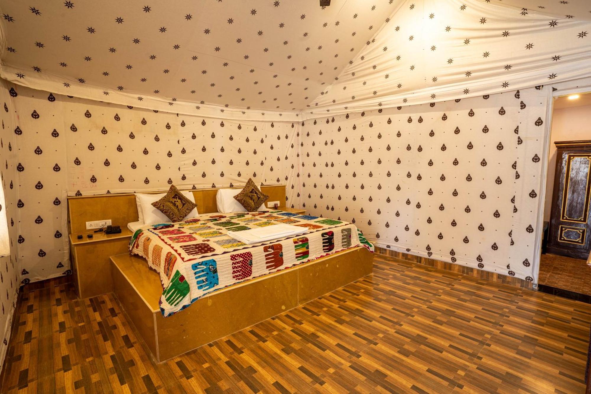 Chokhi Dhani Desert Camp Sam Luaran gambar